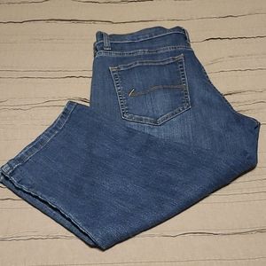 Lee Relaxed Fit Capris